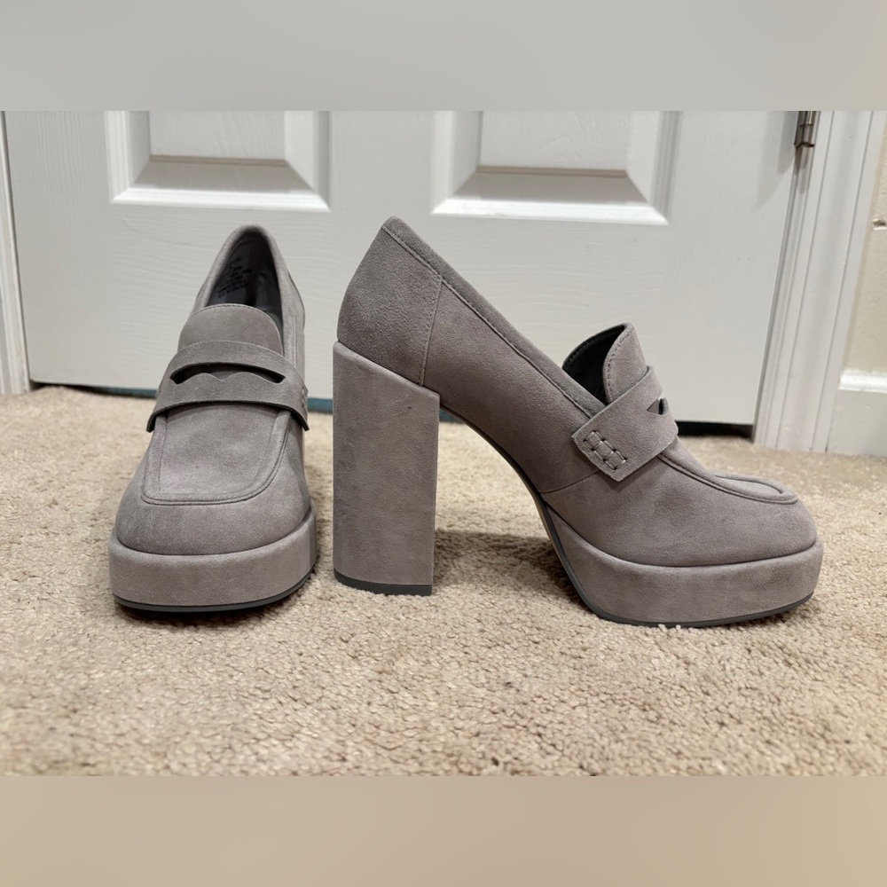 NWOB Steve Madden Gray Women's Platform Loafers